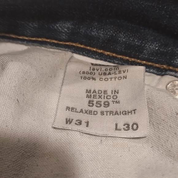 Men's Levi's Relaxed Fit Jeans in Classic Blue - Picture 5 of 5